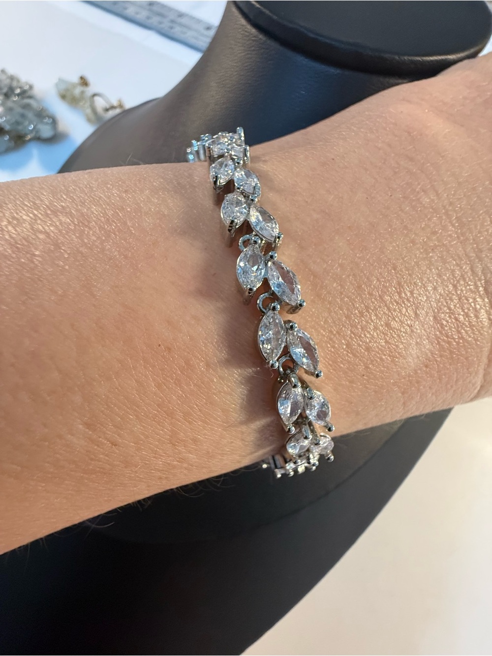 Vintage Silver Marquise Crystal Tennis Bracelet Guc 7 yo 7.5”